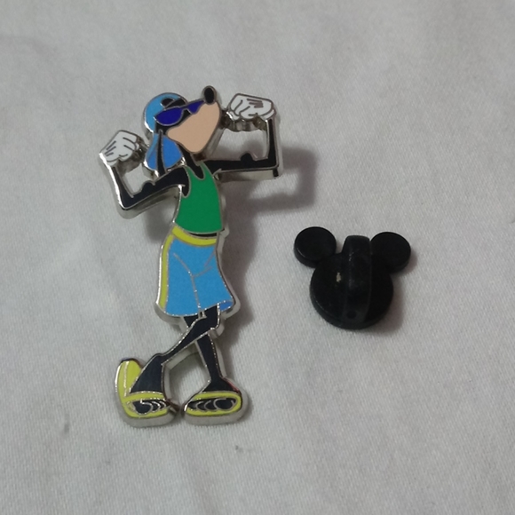Disney Other - Goofy trading pin